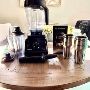 Vitamix 7500 Blender Bundle